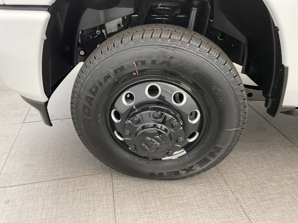 New 2026 RAM 3500 Laramie AWD/4WD image 10