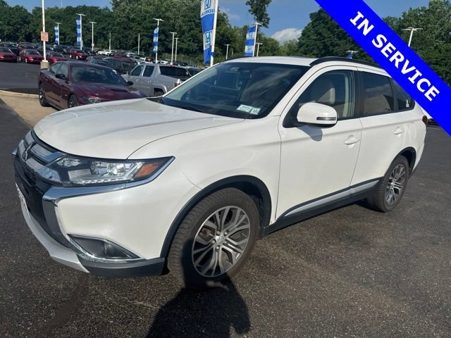 Used 2016 Mitsubishi Outlander SEL FWD image 2