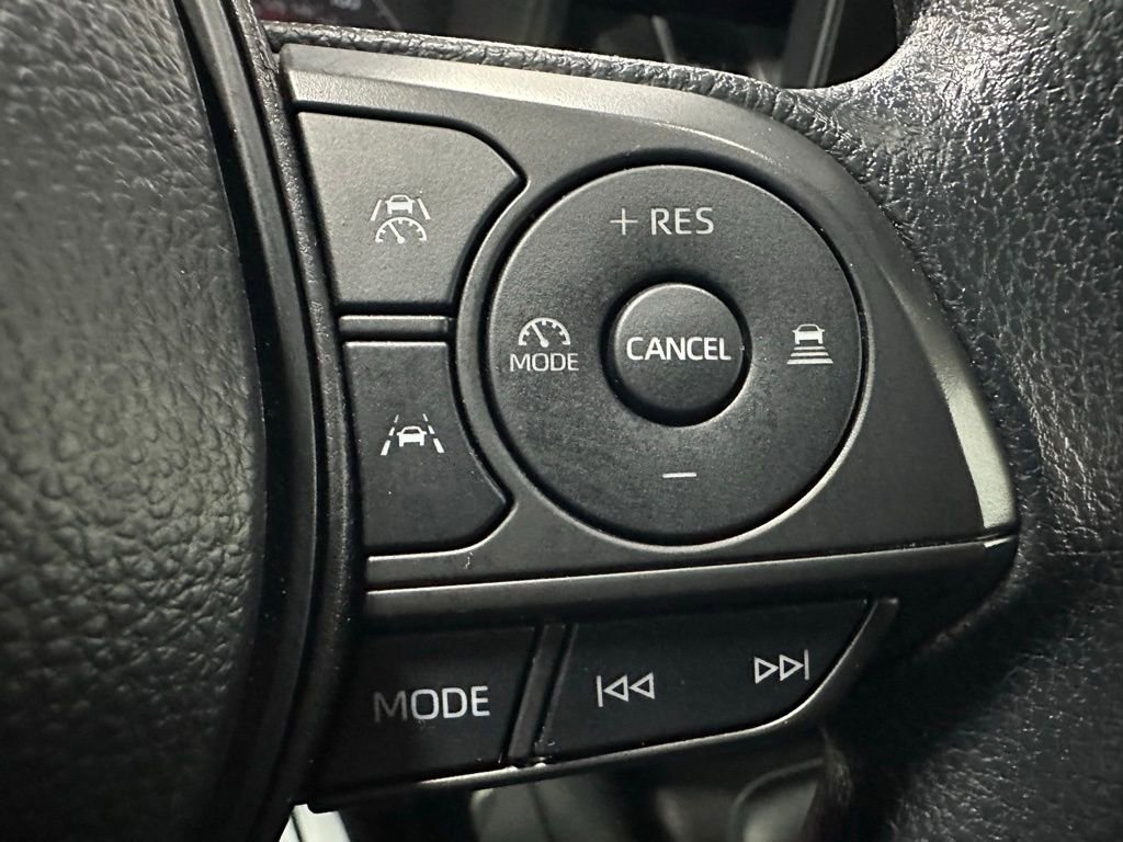 Used 2025 Toyota Corolla LE FWD image 20