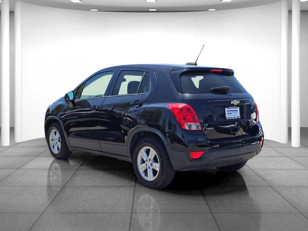 Used 2021 Chevrolet Trax LS w/ Tint and Cruise Package FWD image 4