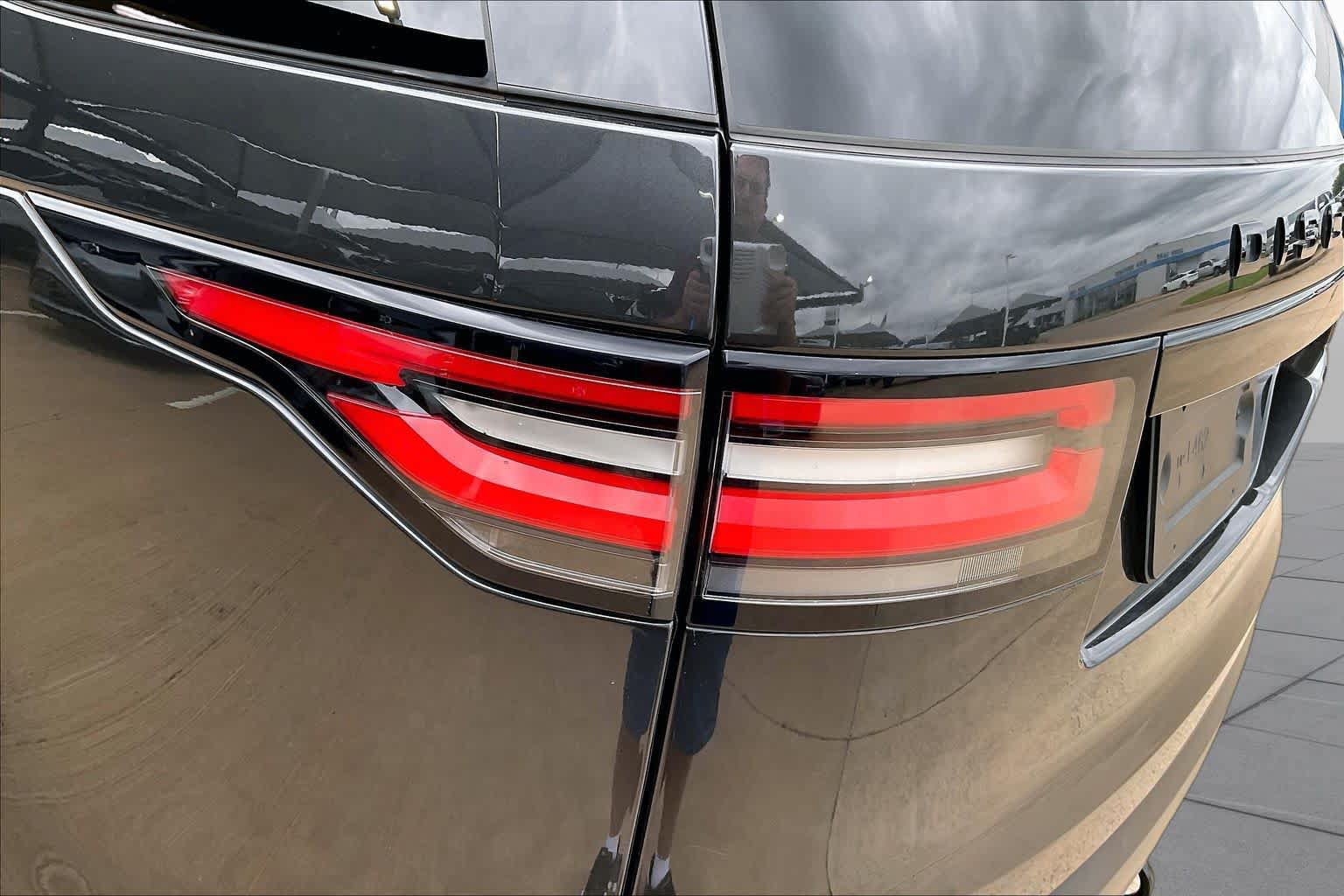 Used 2019 Land Rover Discovery HSE Luxury AWD/4WD image 29