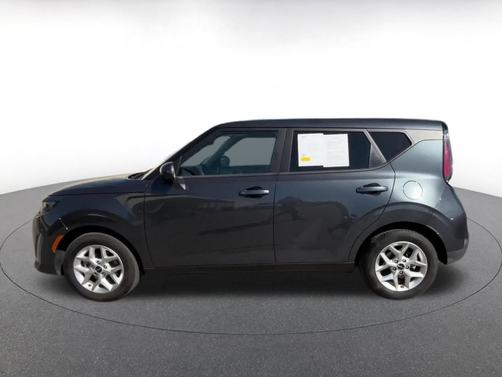 Used 2025 Kia Soul LX w/ LX Technology Package image 9