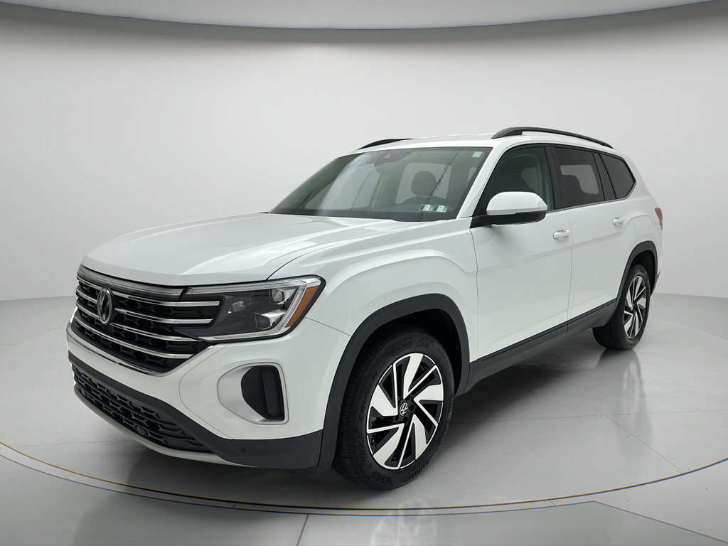 Used 2025 Volkswagen Atlas SE AWD/4WD image 3