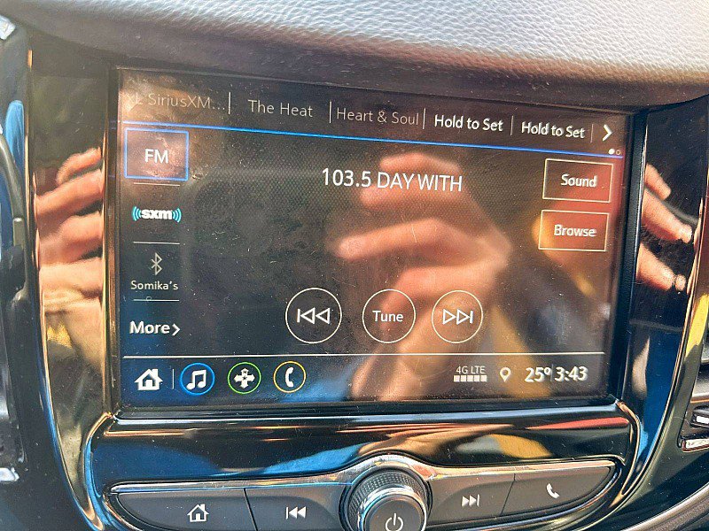 Used 2019 Chevrolet Trax LT w/ LT Convenience Package image 11