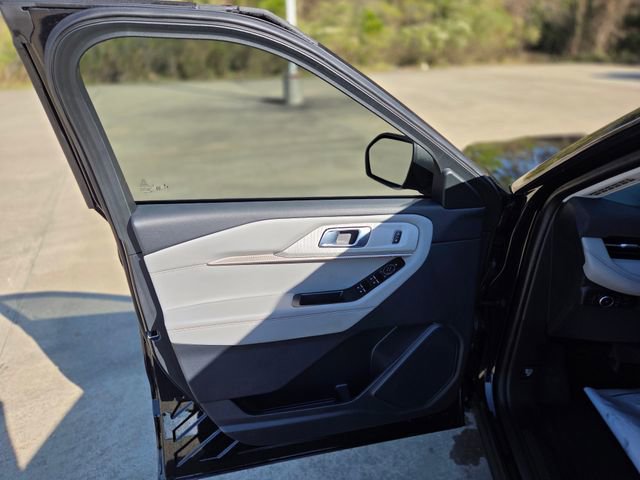 Used 2025 Ford Explorer Active w/ Active Comfort Package image 24