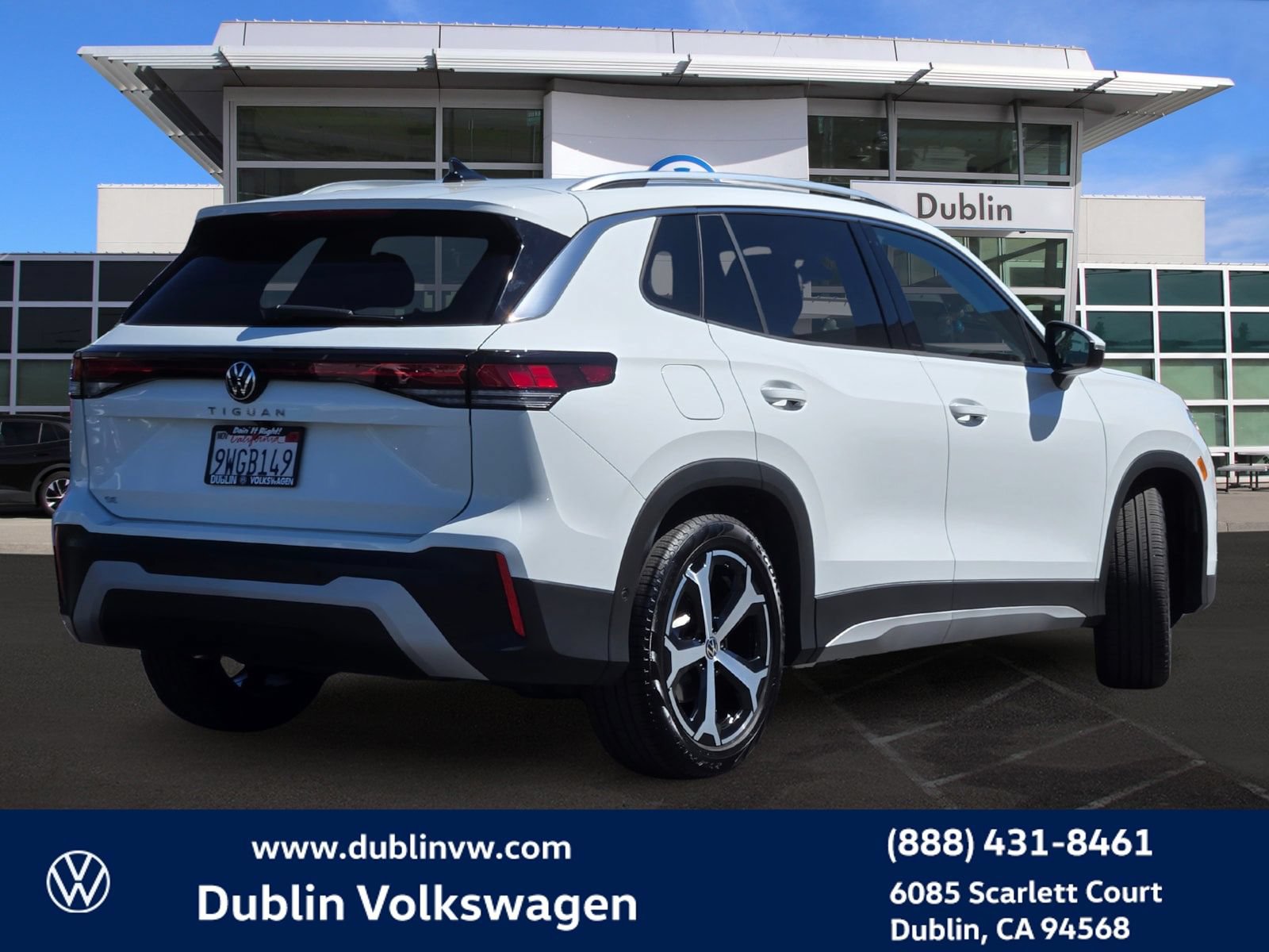 Certified 2026 Volkswagen Tiguan SE FWD image 4