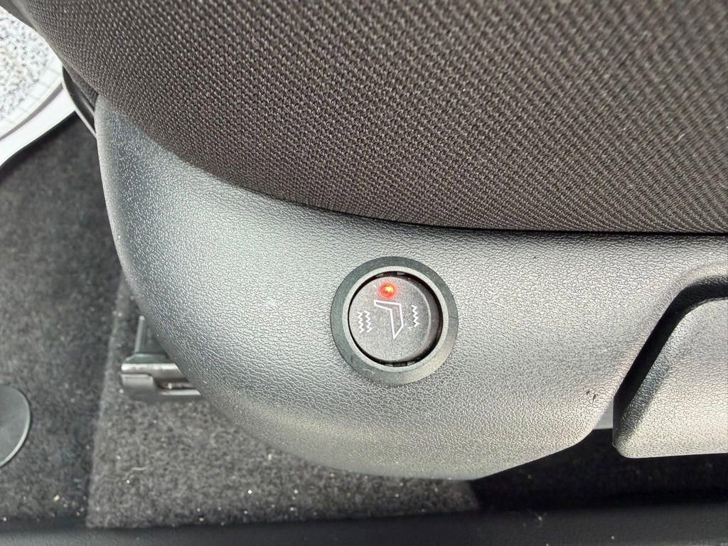 Used 2026 Nissan Rogue S AWD/4WD image 13