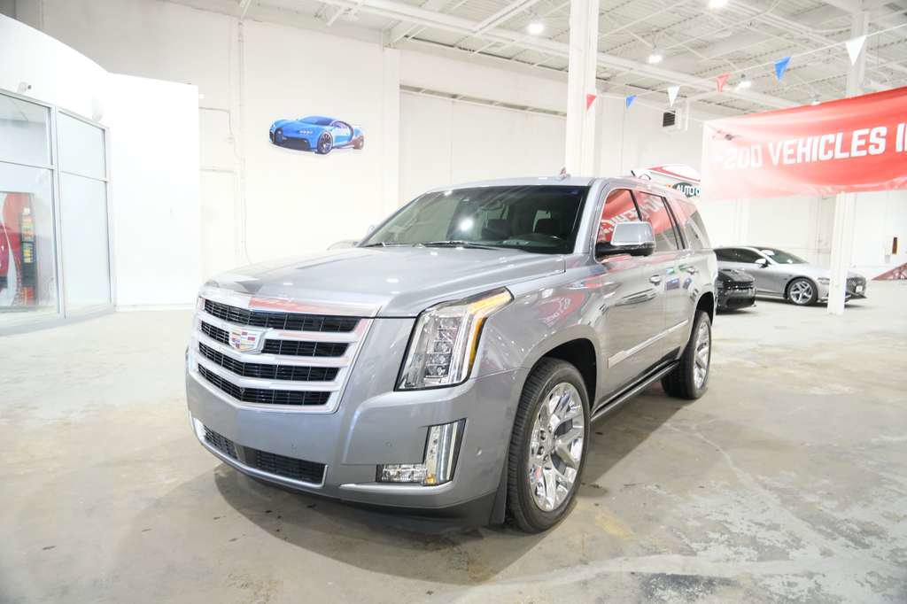 Used 2018 Cadillac Escalade Premium Luxury AWD/4WD image 4