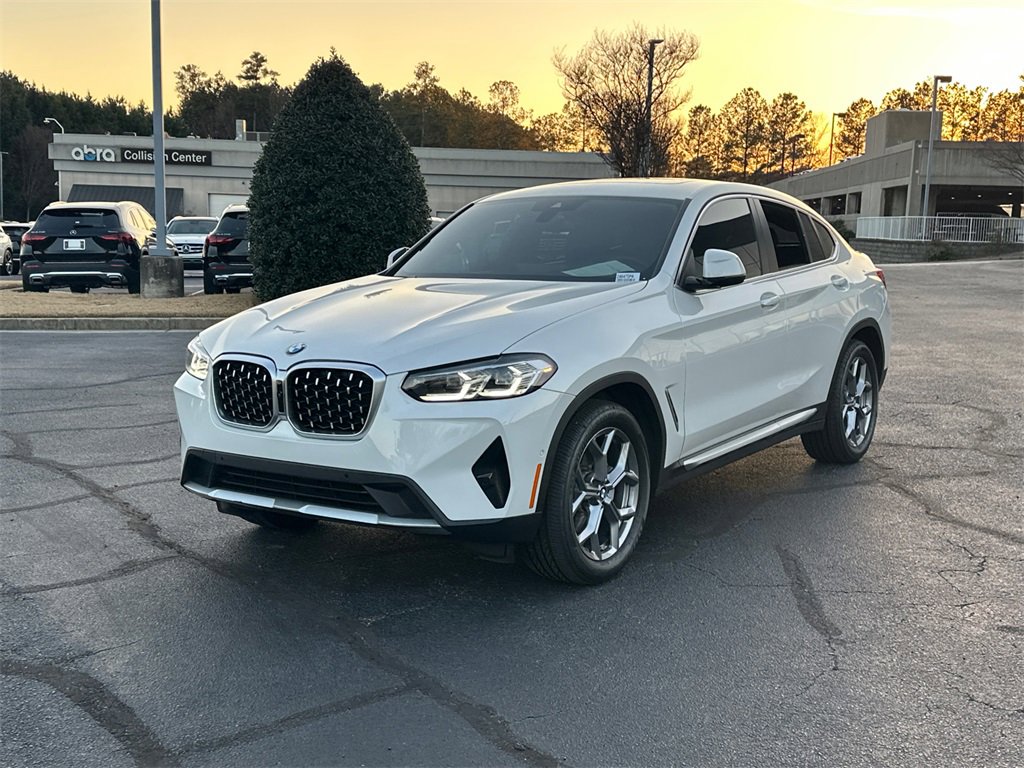 Used 2024 BMW X4 xDrive30i image 3