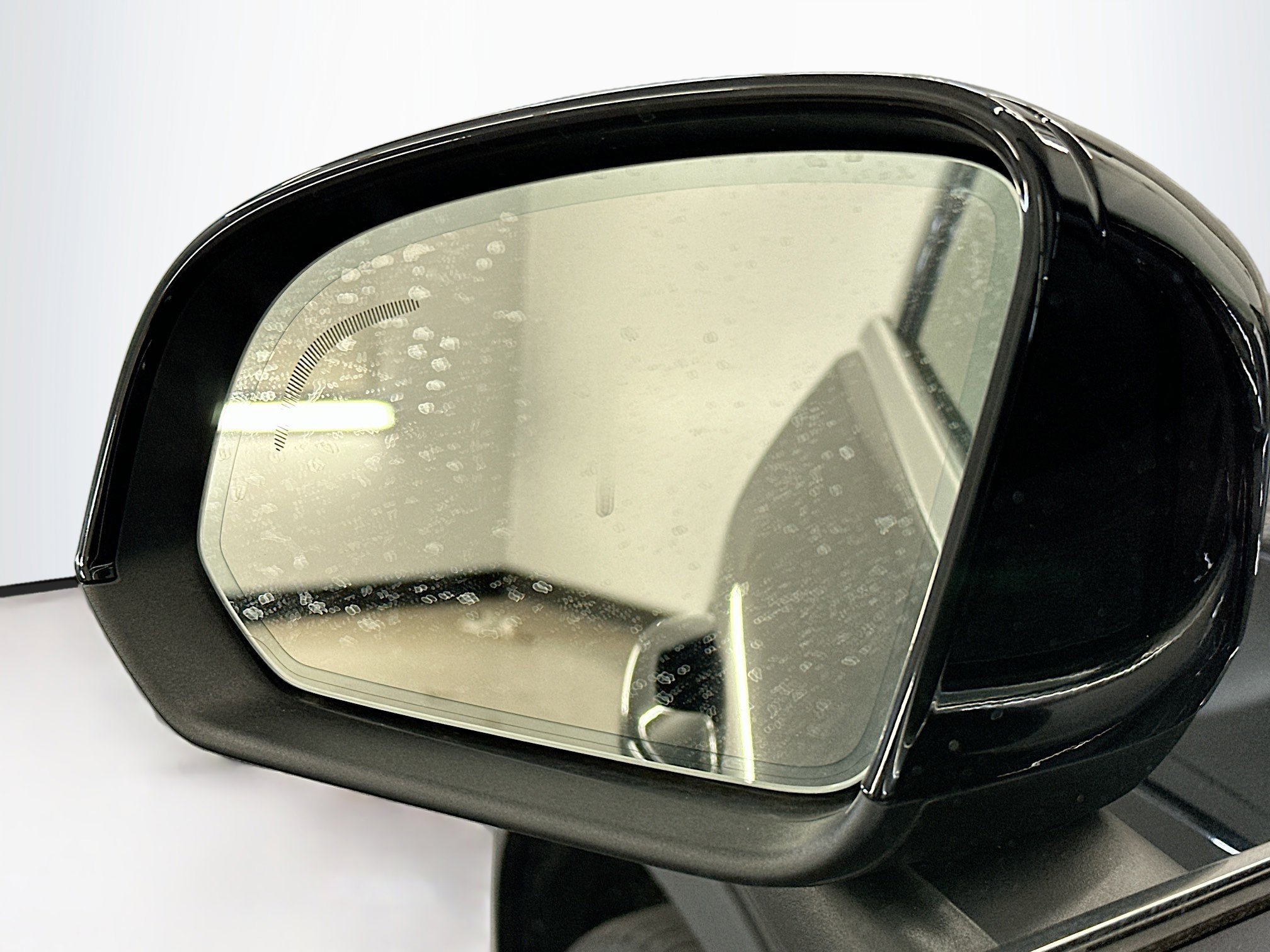 Used 2025 Volvo XC40 B5 Plus image 16