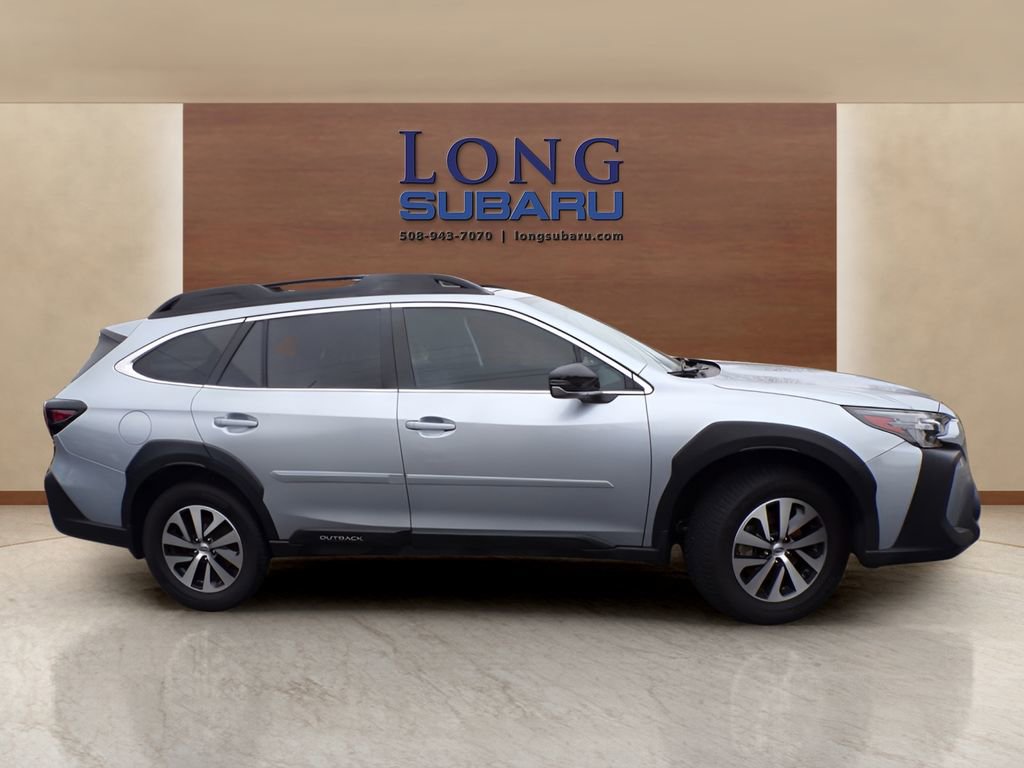 Used 2023 Subaru Outback Premium image 6