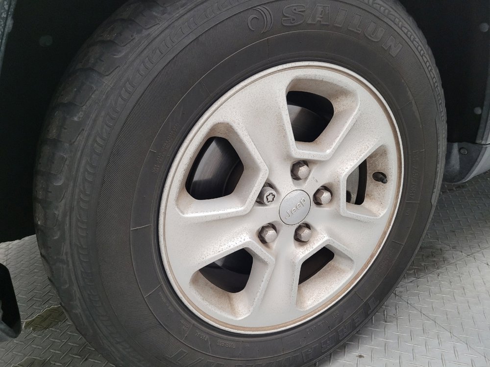 Used 2015 Jeep Grand Cherokee Laredo w/ Quick Order Package 23E image 31