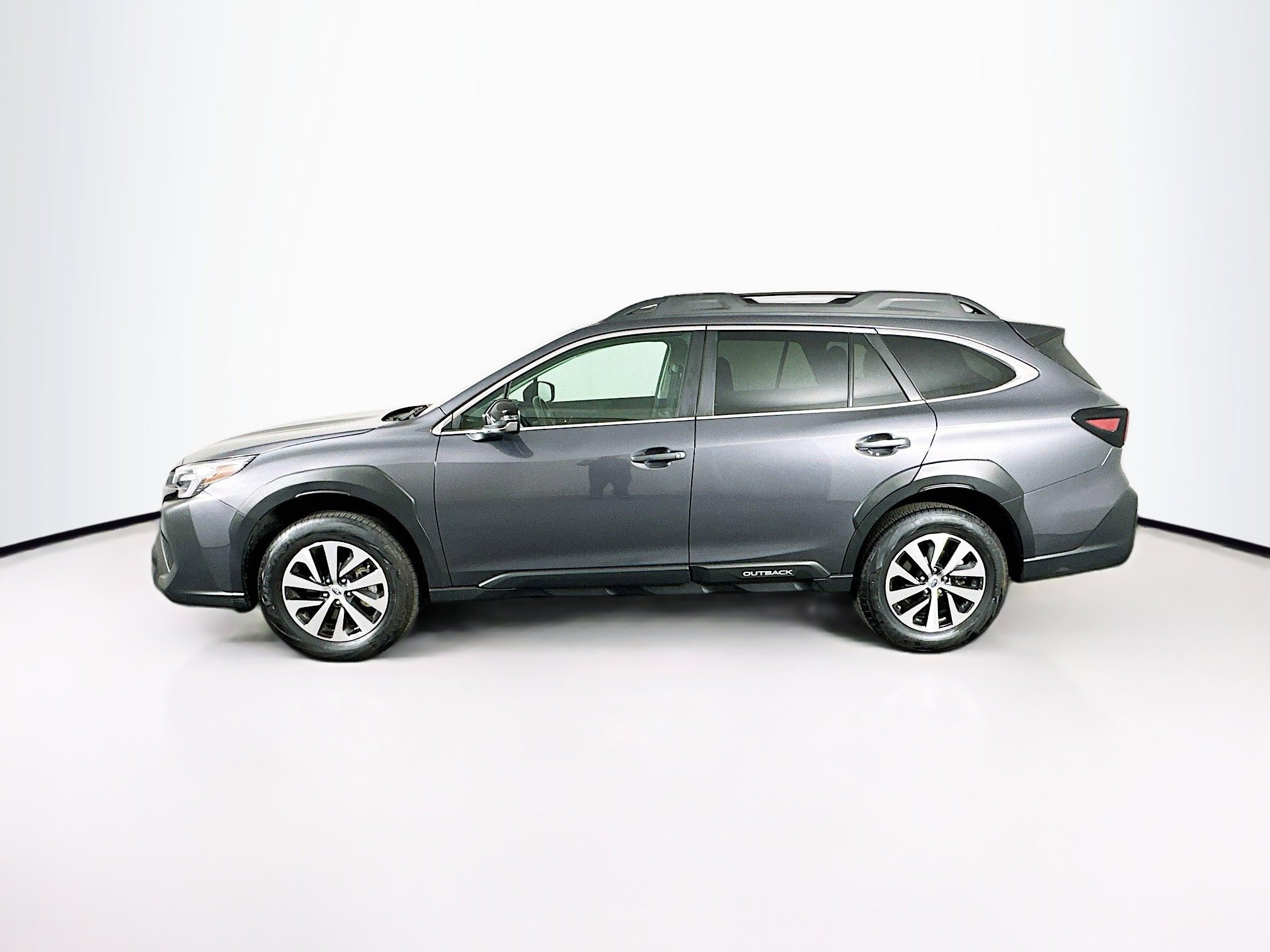 Used 2025 Subaru Outback Premium AWD/4WD image 4