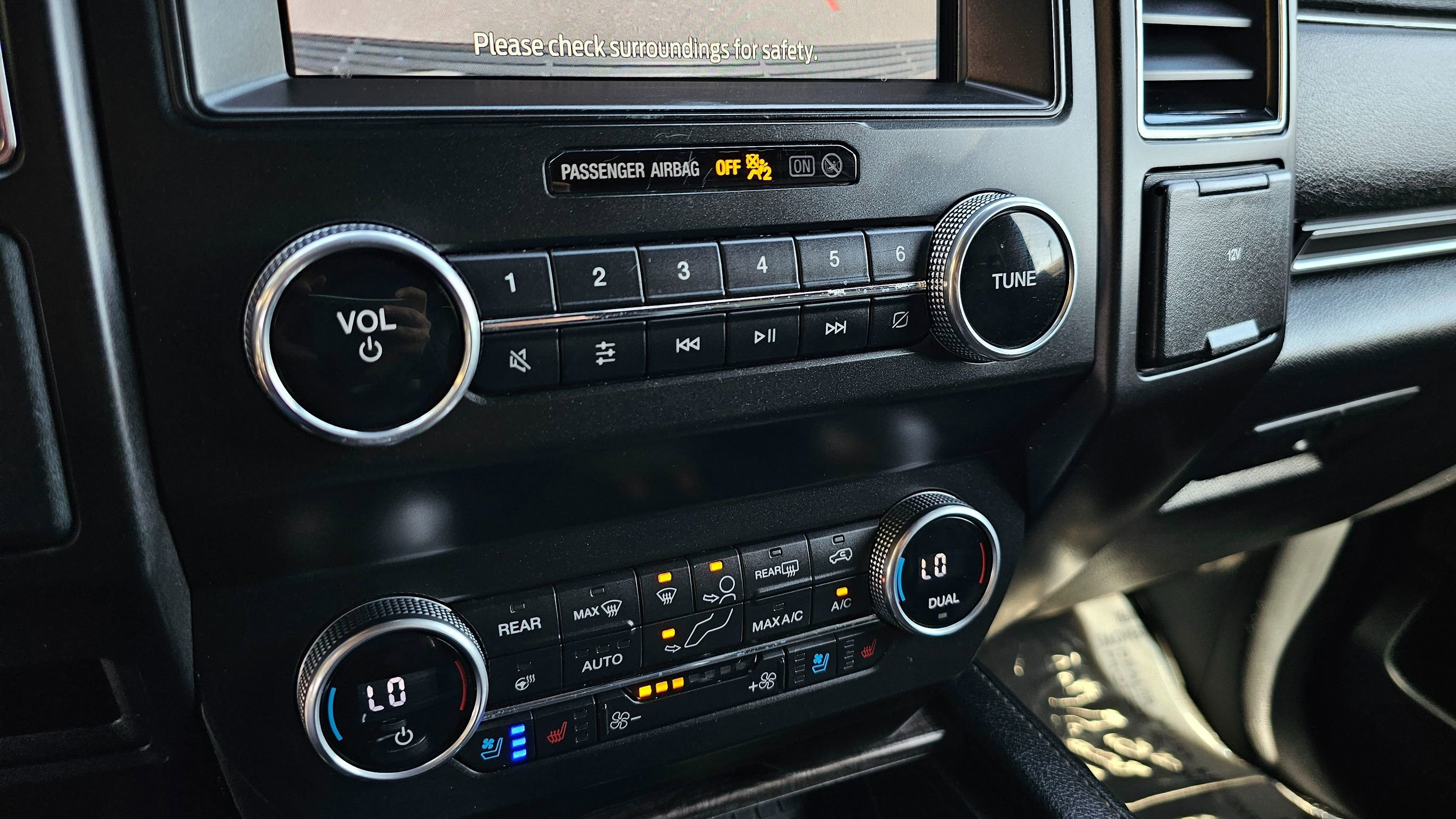 Used 2021 Ford Expedition Limited image 36