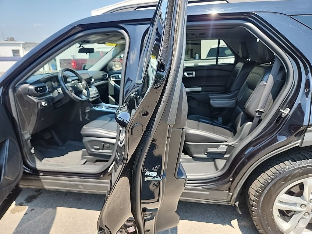 Used 2022 Ford Explorer XLT AWD/4WD image 10
