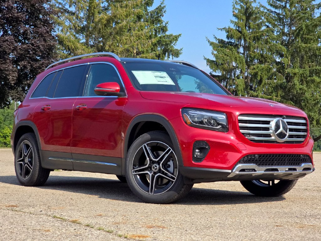 New 2026 Mercedes-Benz GLB 250 4MATIC image 2