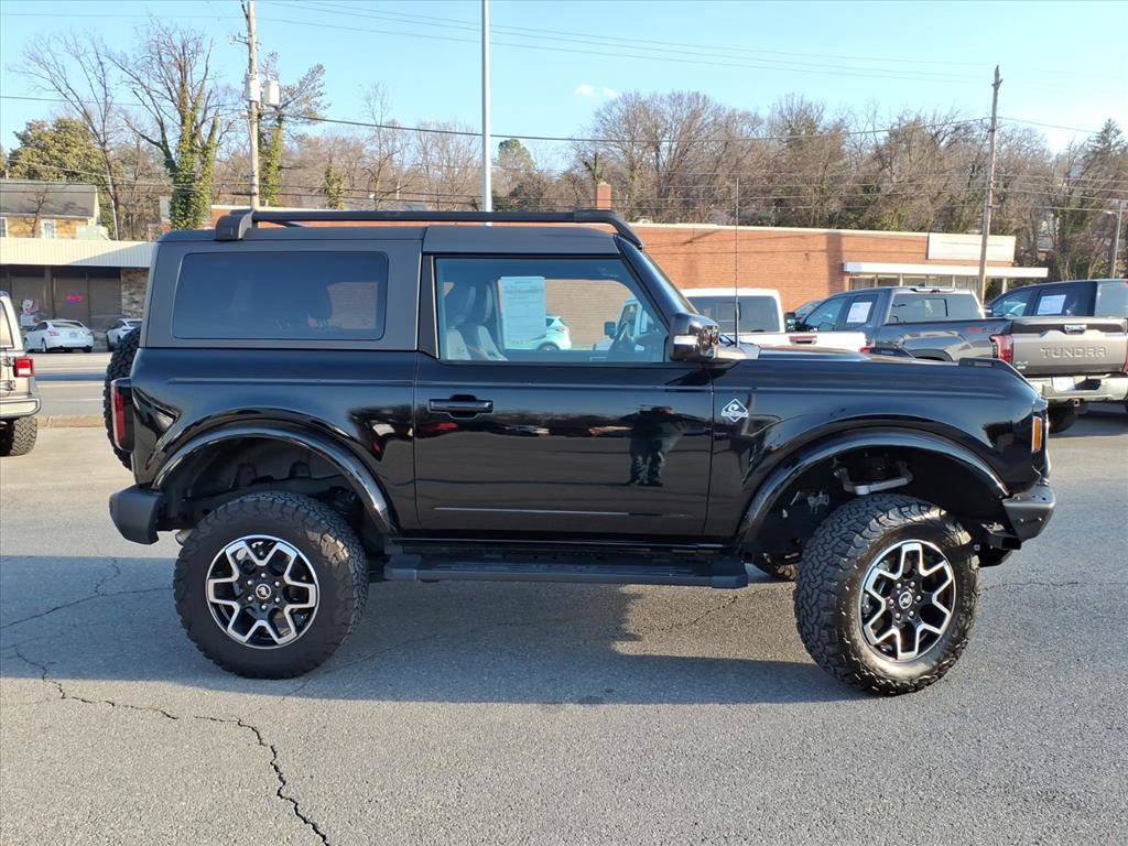 Used 2022 Ford Bronco Outer Banks image 3