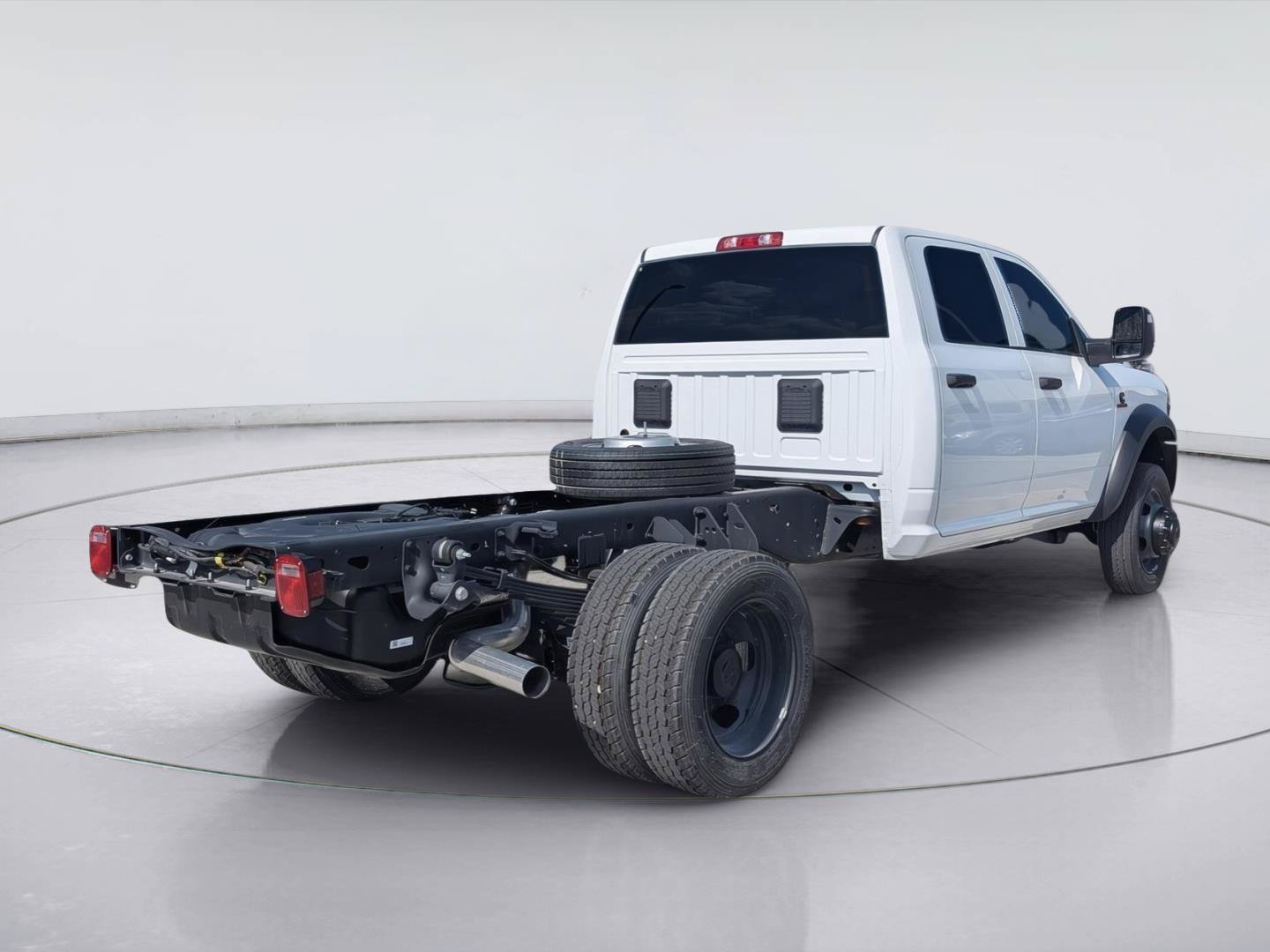 New 2026 RAM 4500 Tradesman AWD/4WD image 3