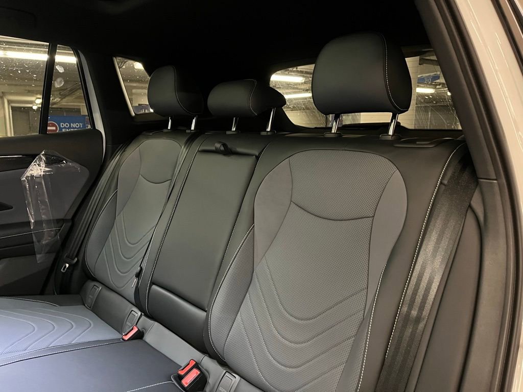 New 2025 Volkswagen Tiguan SE R-Line image 23