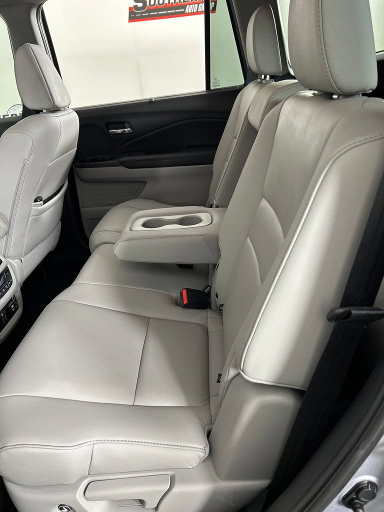 Used 2020 Honda Pilot Touring image 16