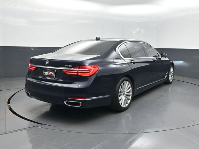 Used 2018 BMW 740i w/ Executive Package RWD image 40