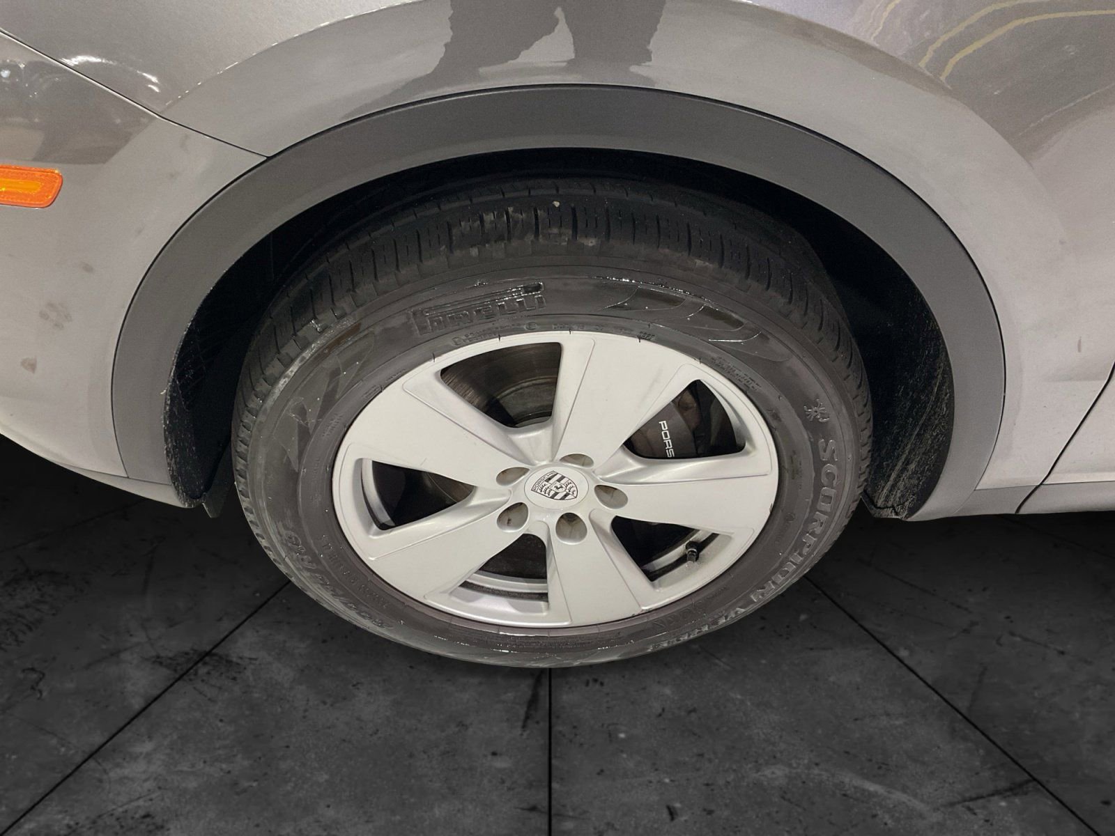 Used 2019 Porsche Cayenne Base image 3