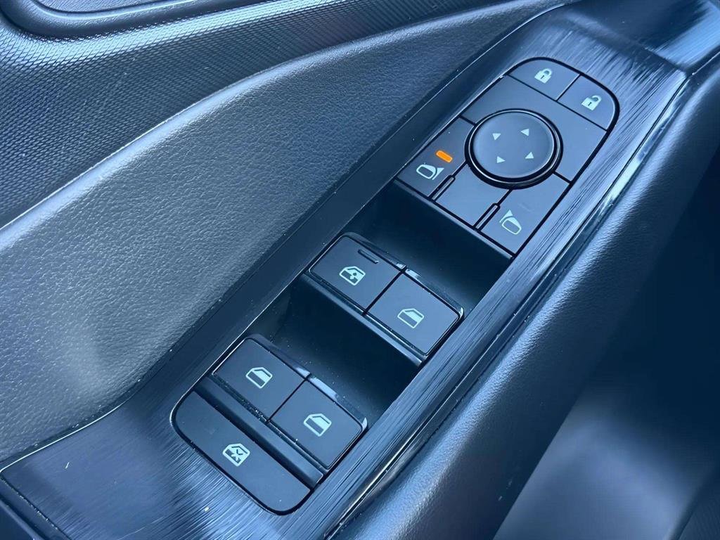 Used 2024 Nissan Rogue S image 13