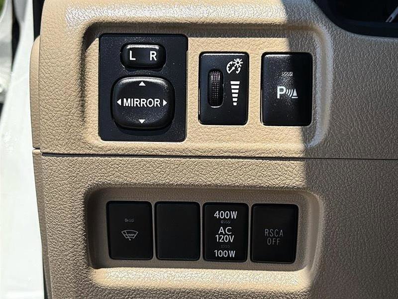 Used 2013 Toyota 4Runner SR5 w/ Convenience Pkg RWD image 17