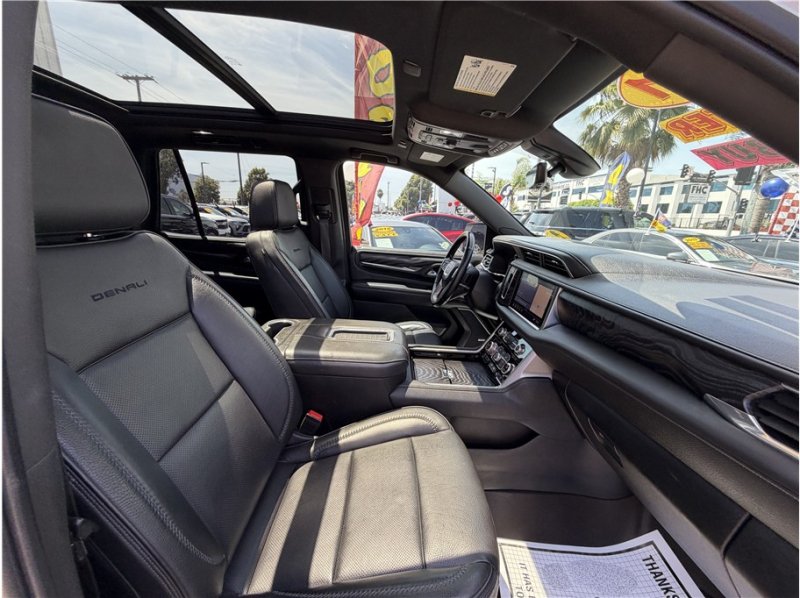 Used 2021 GMC Yukon Denali w/ Denali Premium Package RWD image 38