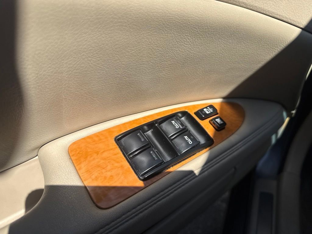 Used 2006 Toyota Avalon XLS FWD image 5