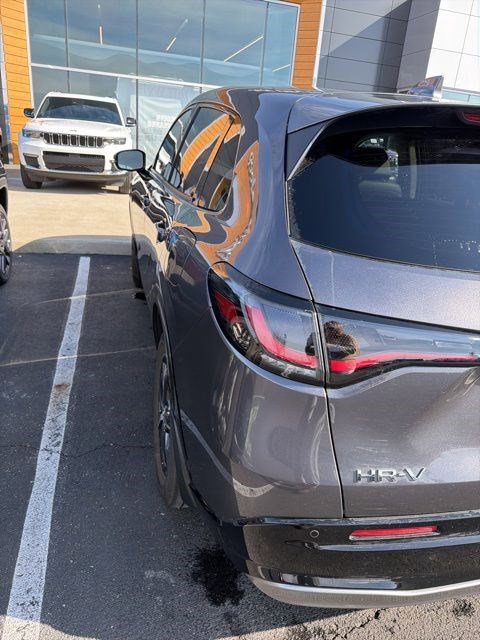 Used 2025 Honda HR-V EX-L image 7