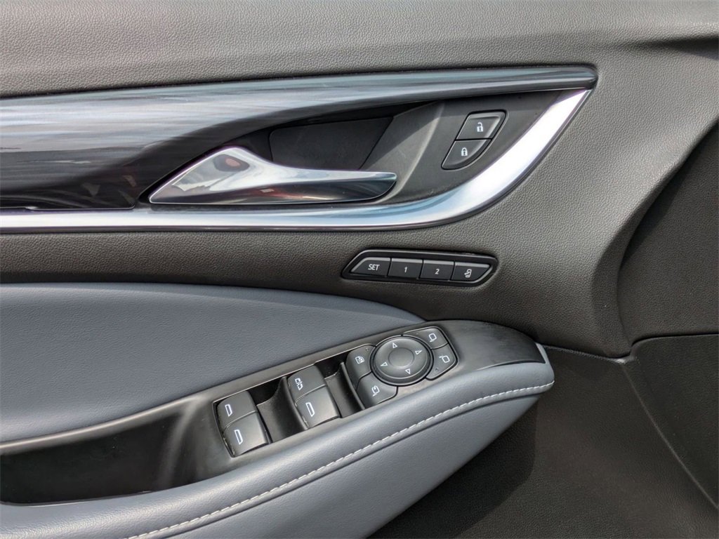 Used 2024 Buick Enclave Premium image 14