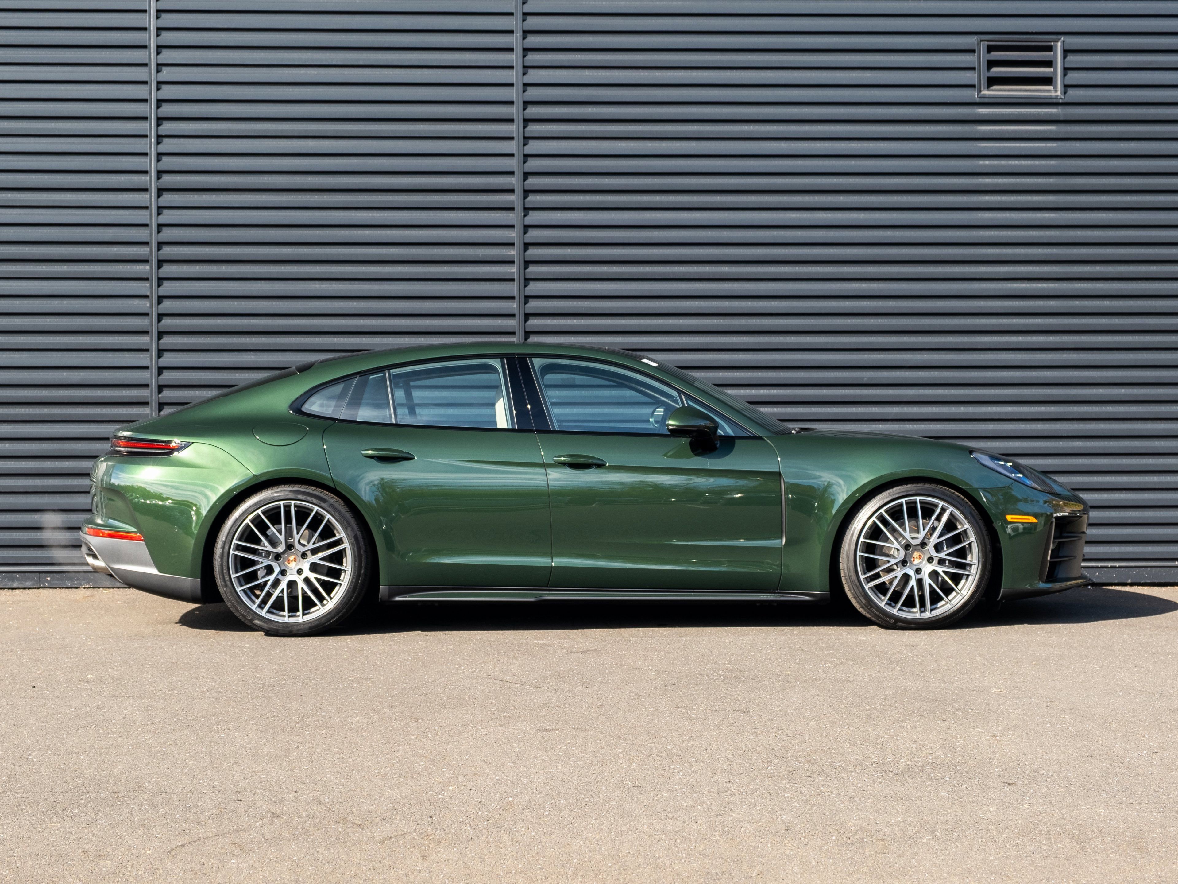 New 2026 Porsche Panamera 4 image 9