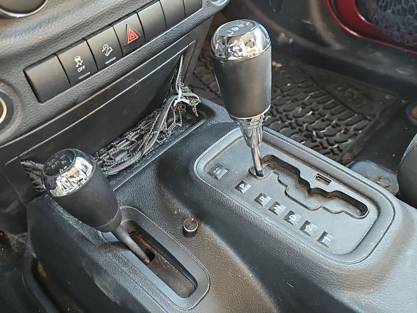 Used 2011 Jeep Wrangler Unlimited Sport w/ Mopar Chrome Edition Group AWD/4WD image 14