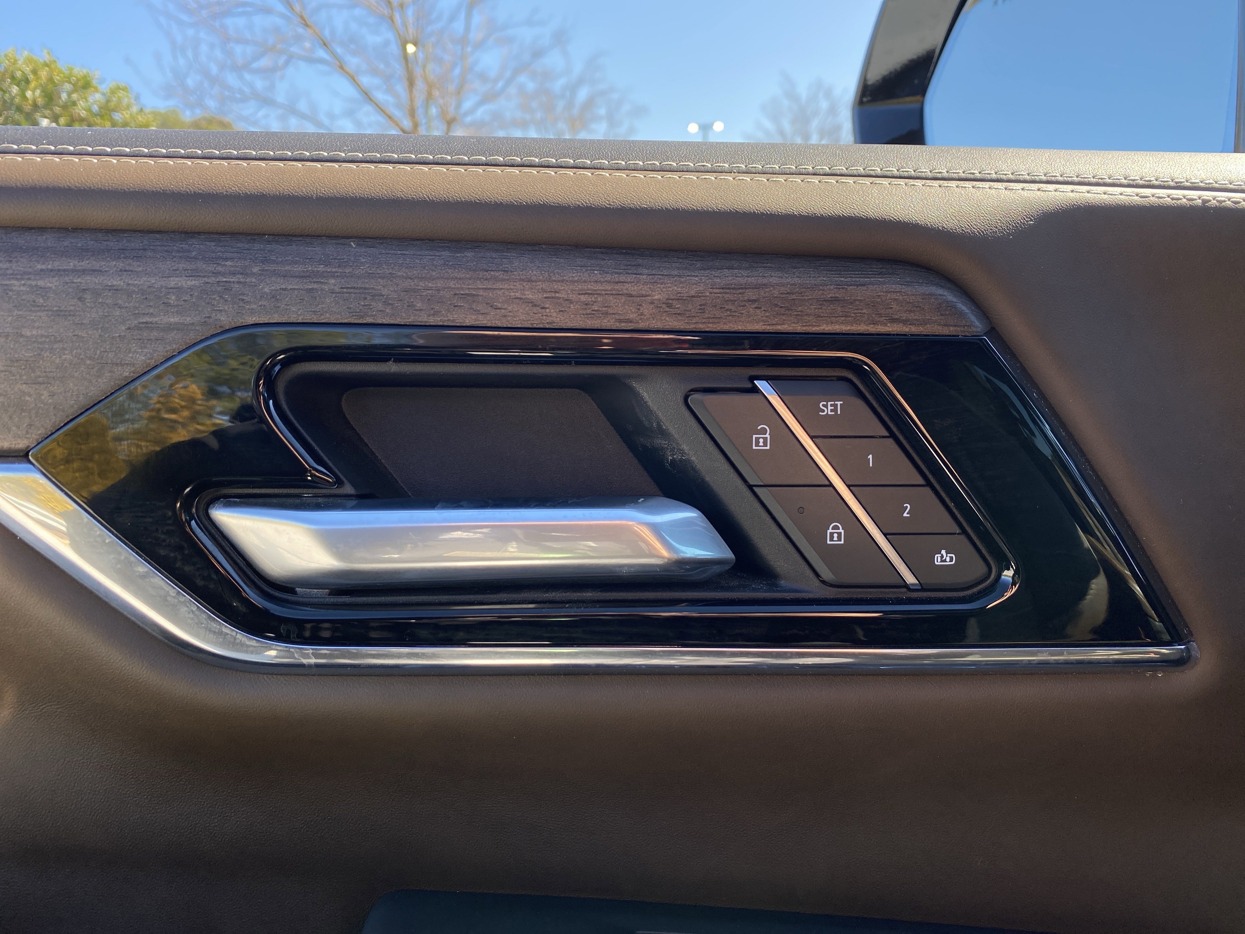 Used 2025 GMC Yukon Denali Ultimate image 26