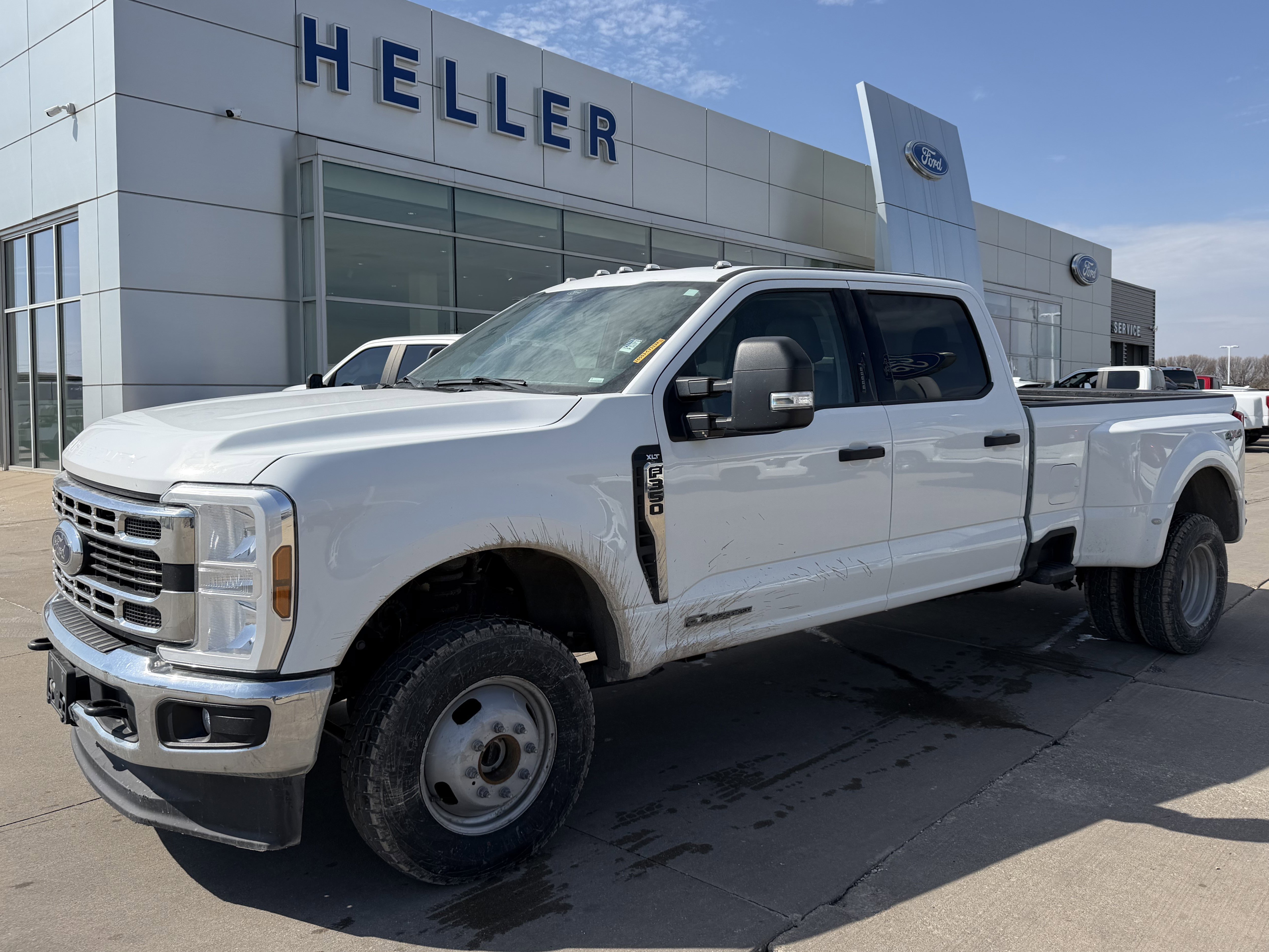 Used 2024 Ford F350 XLT image 3