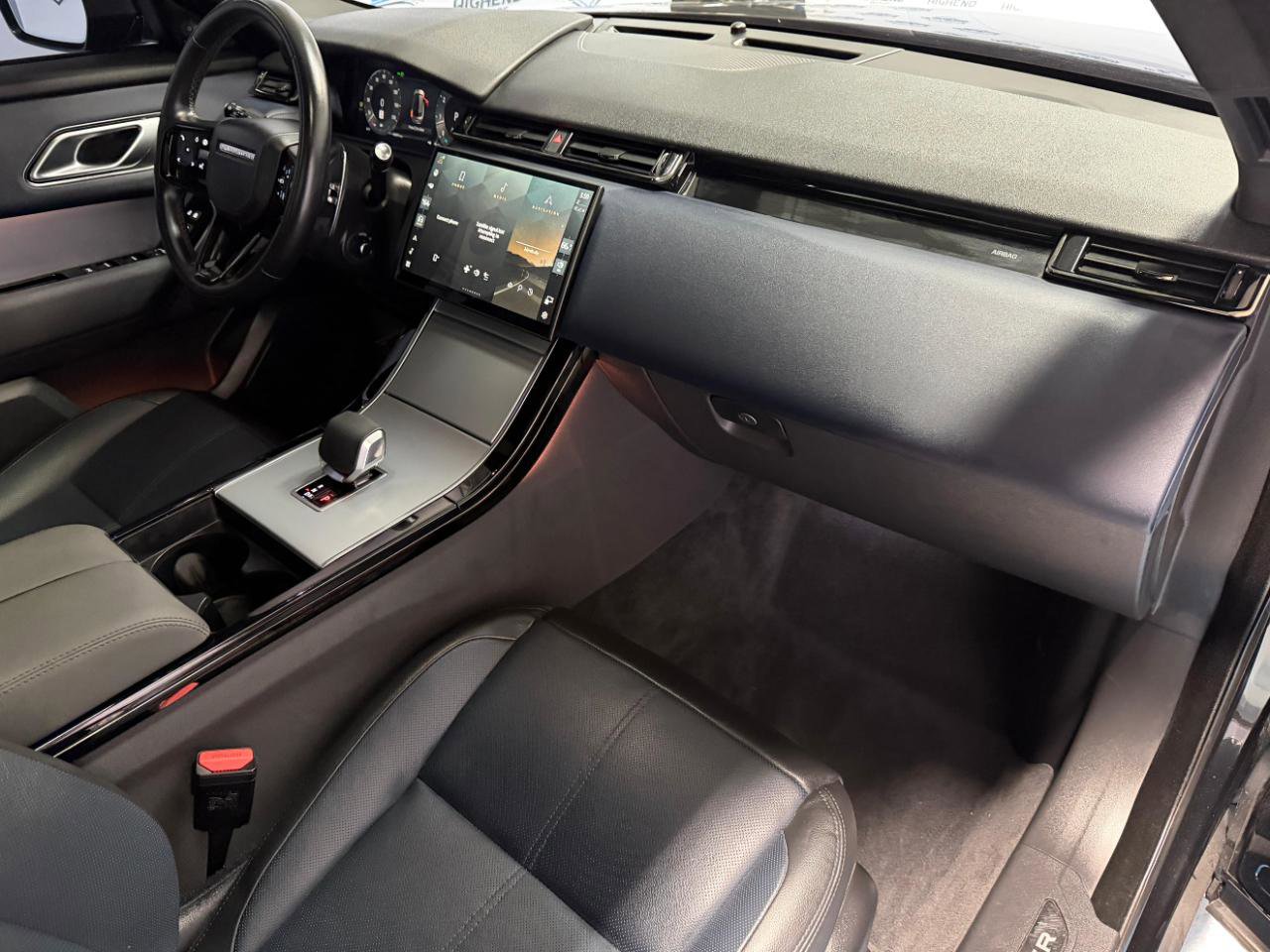 Used 2025 Land Rover Range Rover Velar S AWD/4WD image 29