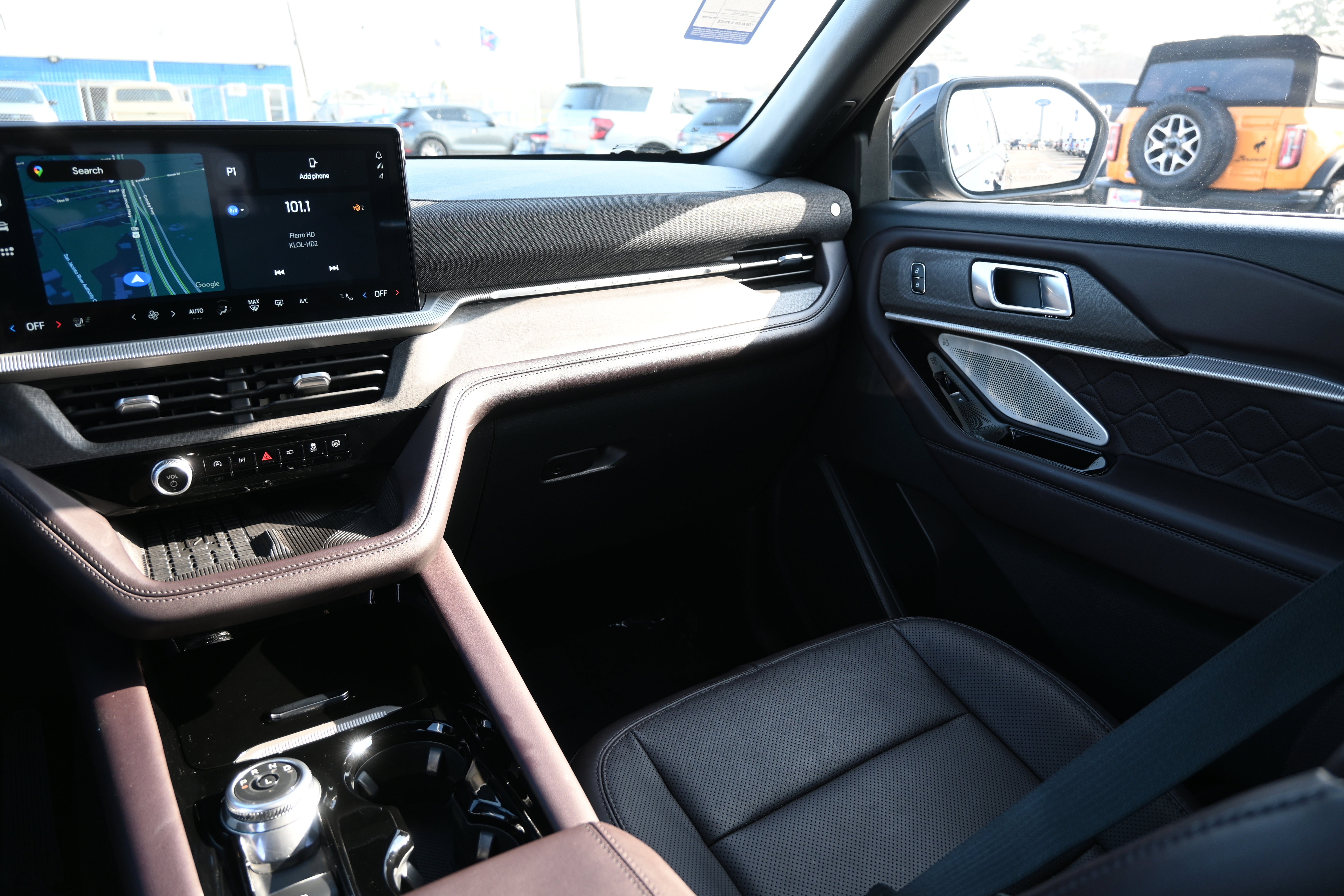 Used 2025 Ford Explorer Platinum w/ LUX Leather Package image 31