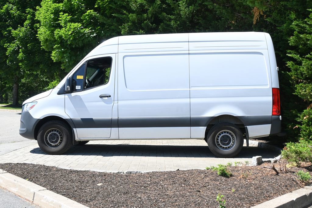 Used 2024 Mercedes-Benz Sprinter 2500 image 2
