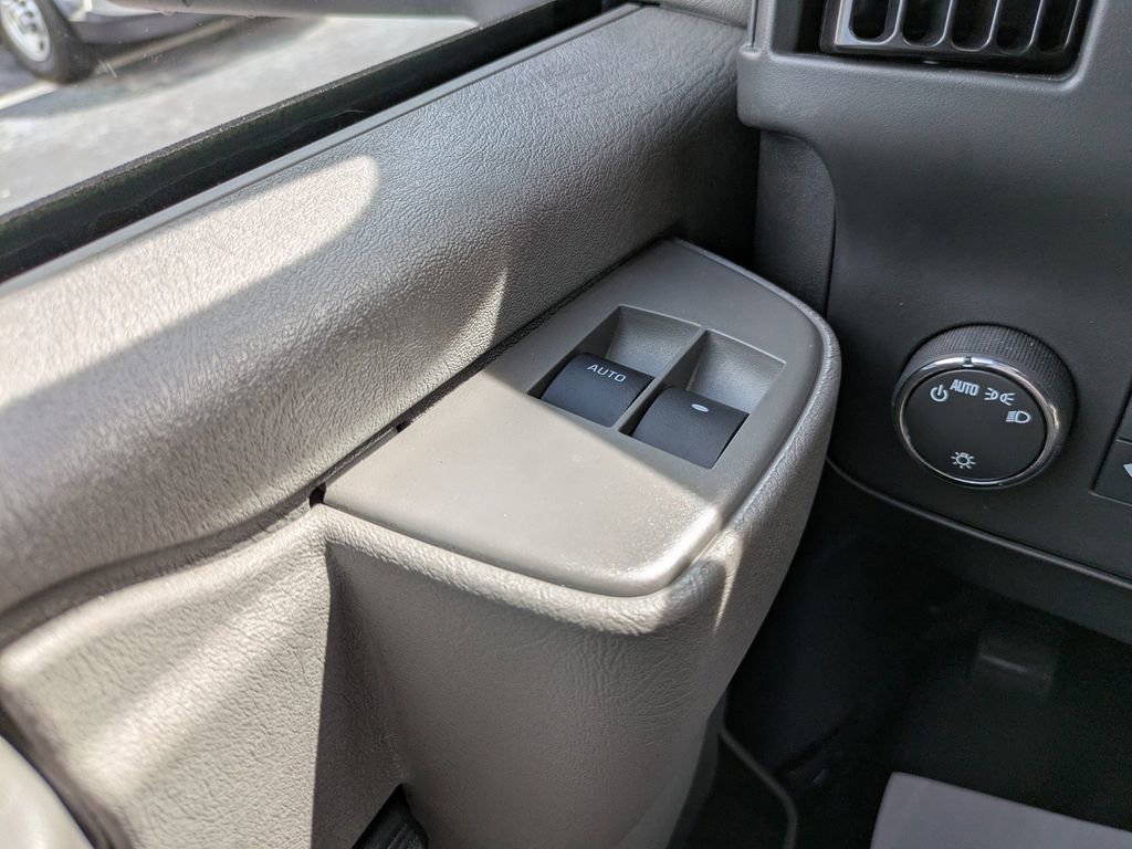 New 2025 Chevrolet Express 3500 w/ Power Convenience Package image 22