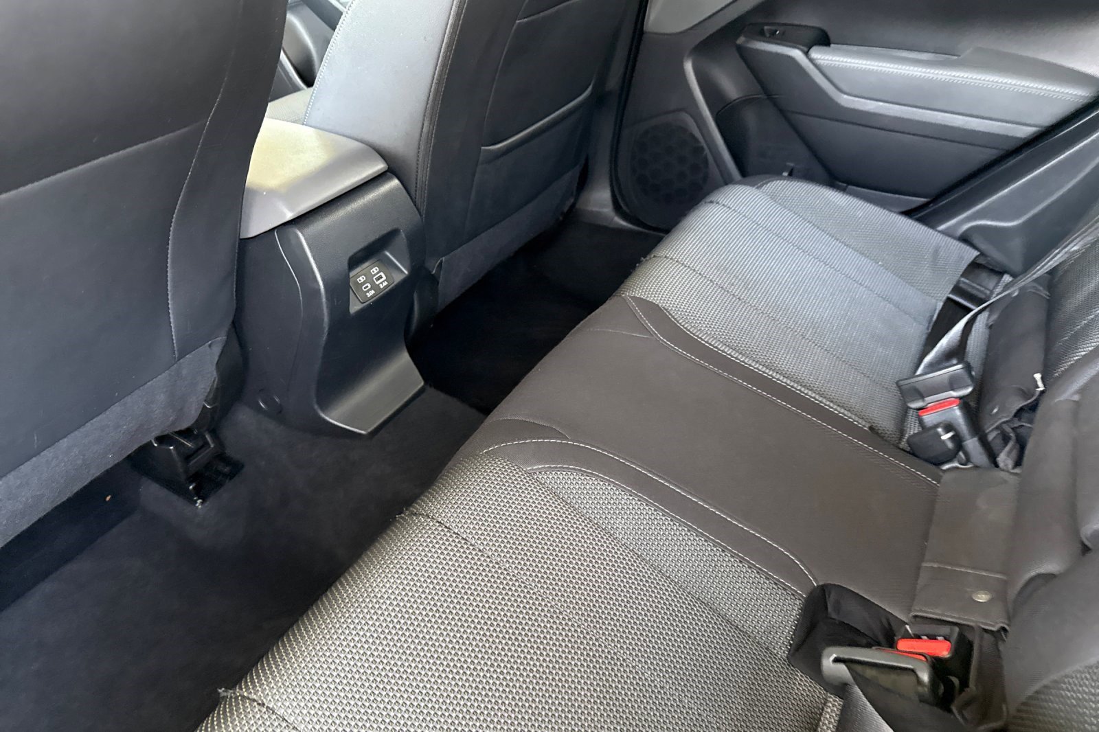 Used 2024 Subaru Crosstrek 2.0i Premium image 25
