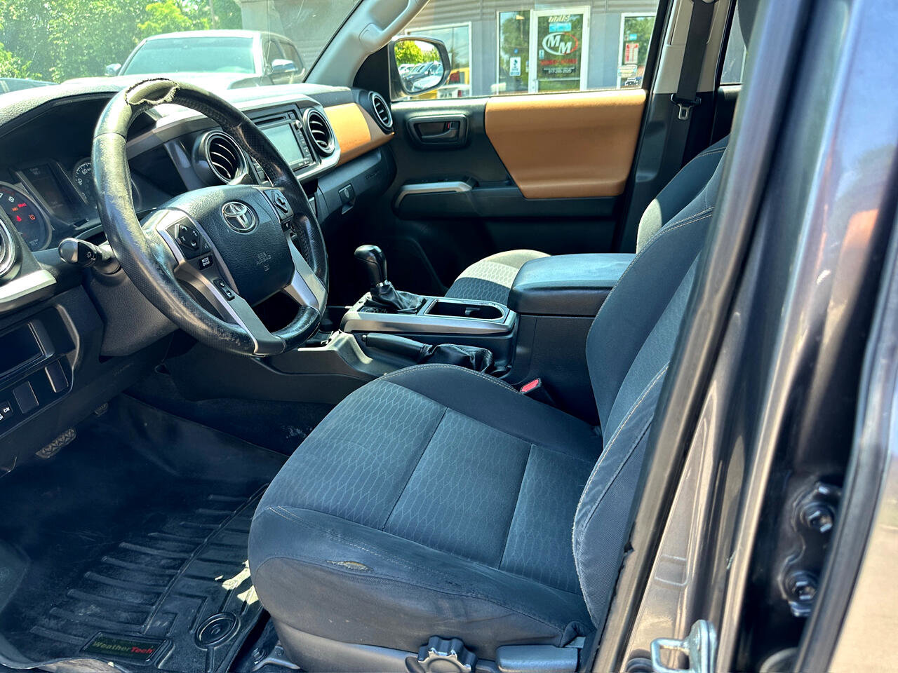 Used 2017 Toyota Tacoma SR5 image 18