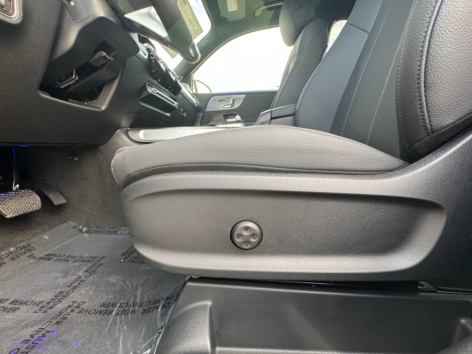 New 2026 Mercedes-Benz GLB 250 4MATIC image 14