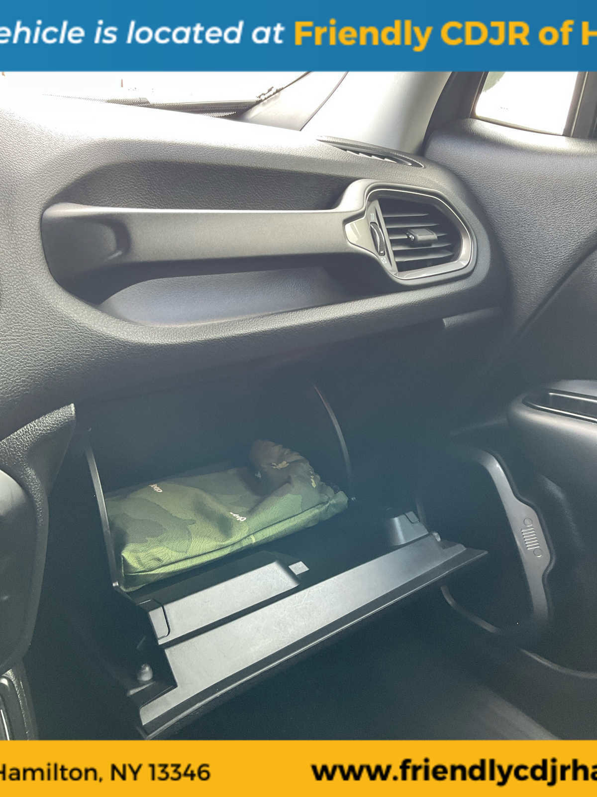 Used 2022 Jeep Renegade Latitude w/ Convenience Group image 37