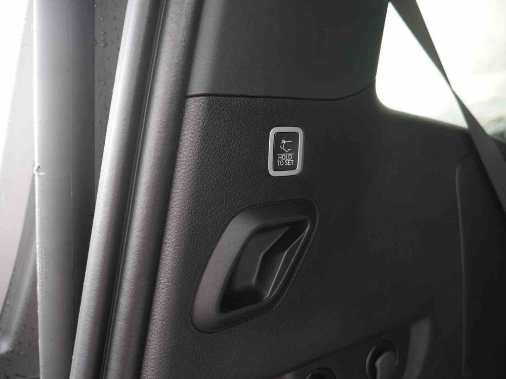 New 2025 Jeep Wagoneer Series II w/ Convenience Group I AWD/4WD image 9