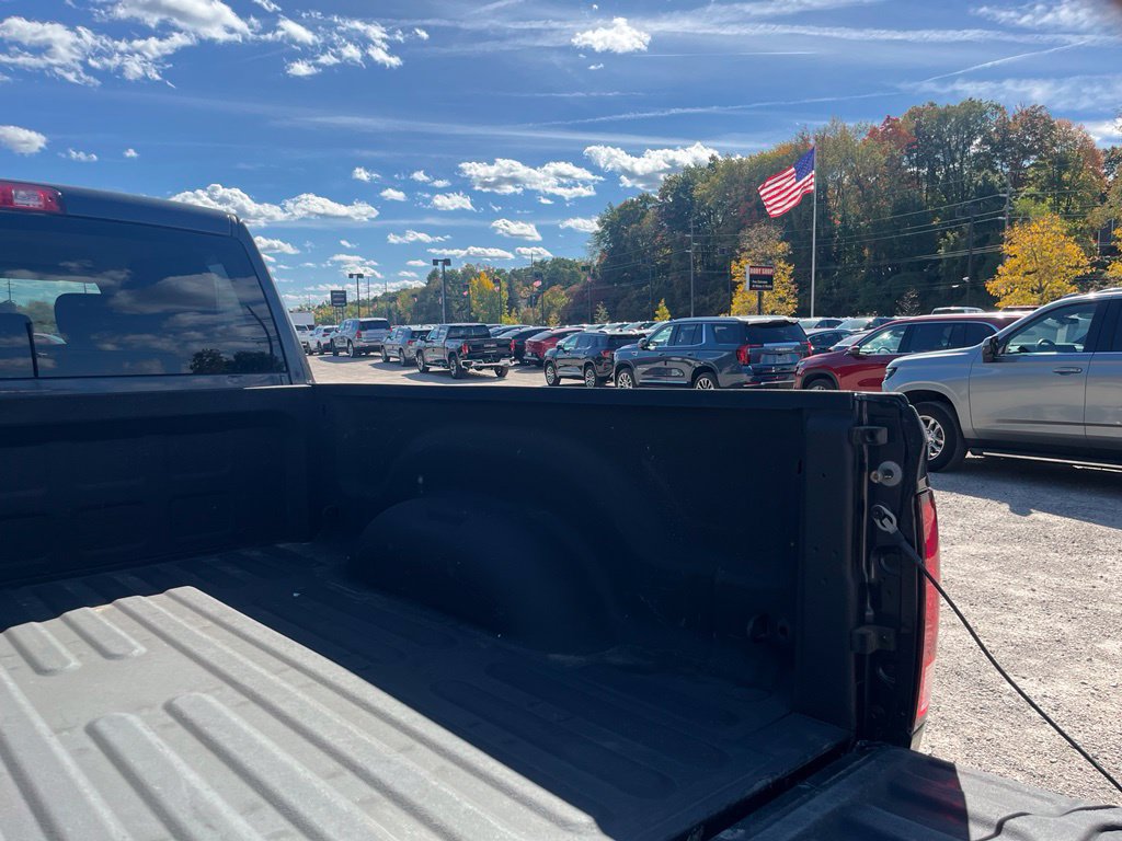 Used 2018 RAM 1500 ST w/ SXT Appearance Group AWD/4WD image 11