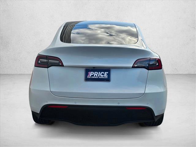 Used 2022 Tesla Model Y Long Range image 4