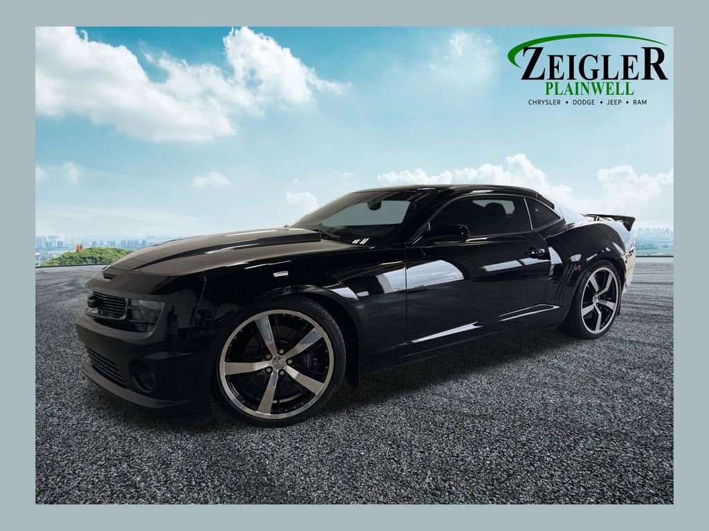 Used 2012 Chevrolet Camaro SS RWD image 1