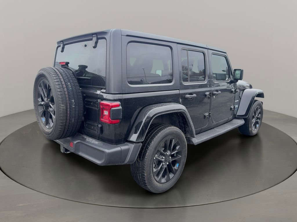 Used 2023 Jeep Wrangler Unlimited Sahara w/ Cold Weather Group image 7
