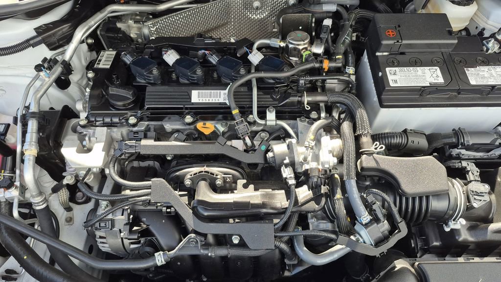 Used 2024 Toyota Corolla Cross XLE w/ Convenience Package image 16